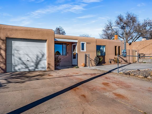3rd image of 2833 Siringo Rd