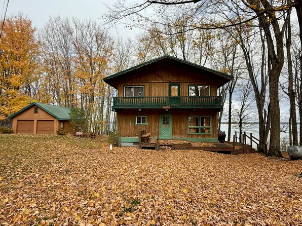 W18919 Needle Pointe Rd, Germfask, MI 49836