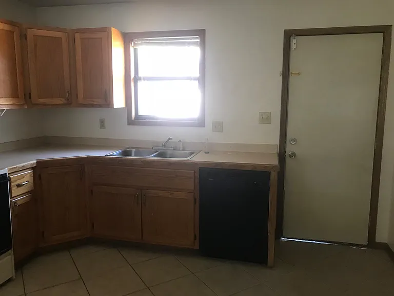 521 Colorado St #1 — Photo 8