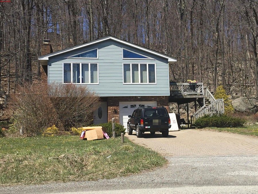 1st image of 40 Panorama Dr
