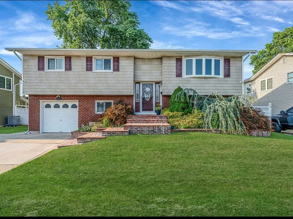 207 N Elm St Floor 1, Massapequa, NY 11758