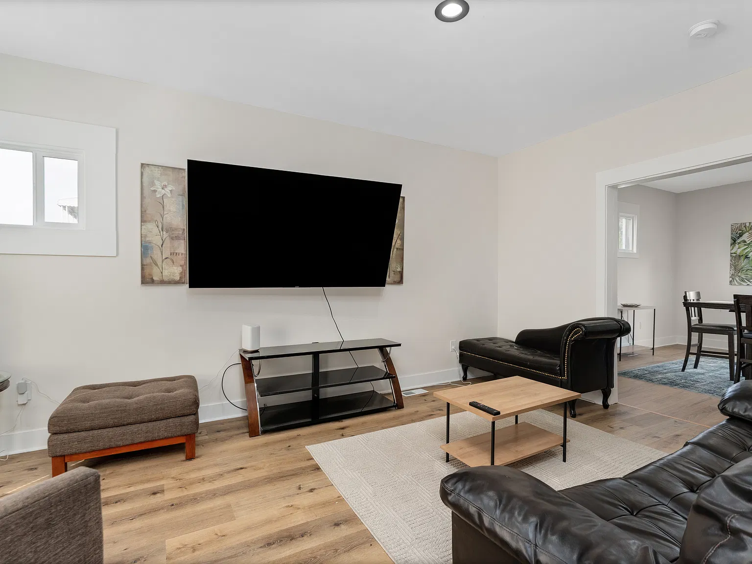220 W Buena Vista St — Photo 3