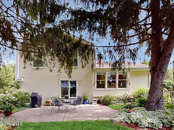 4th image of 1100 Wellington Ave