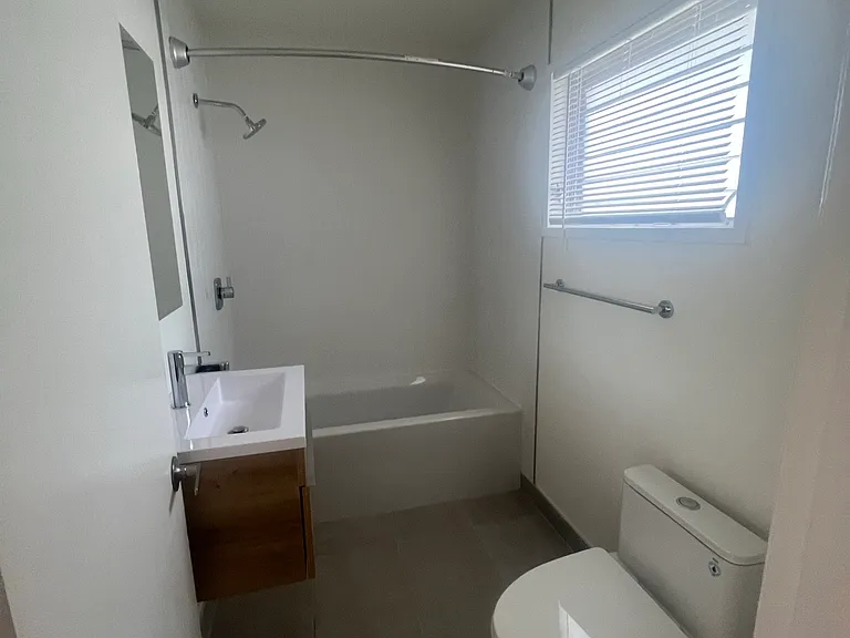 1171 N Highland Ave NE #1 — Photo 6