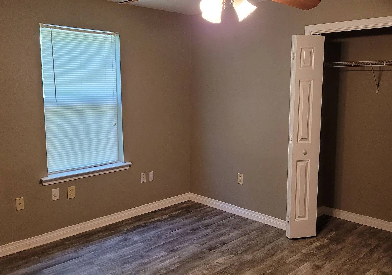 517 Lizardi St — Photo 3