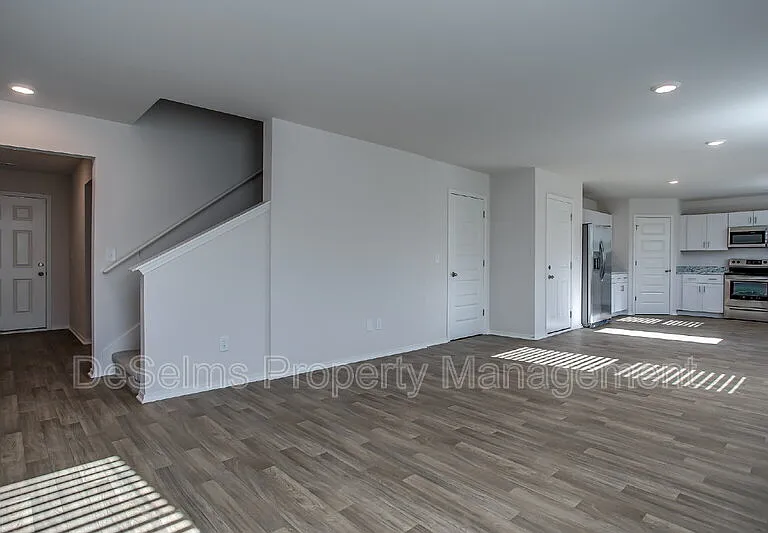2206 Yearling Dr — Photo 8