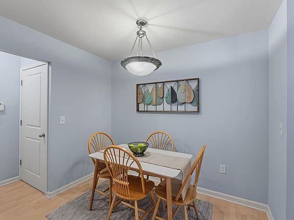 4th image of 720 Walker Sq APT 1B