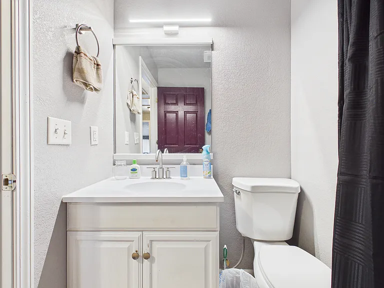 323 Jackson St — Photo 40