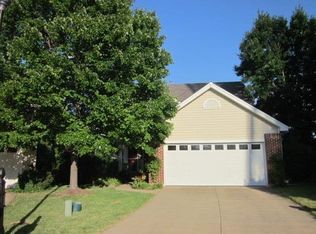 8002 Fawn Ct, Saint Louis, MO 63144