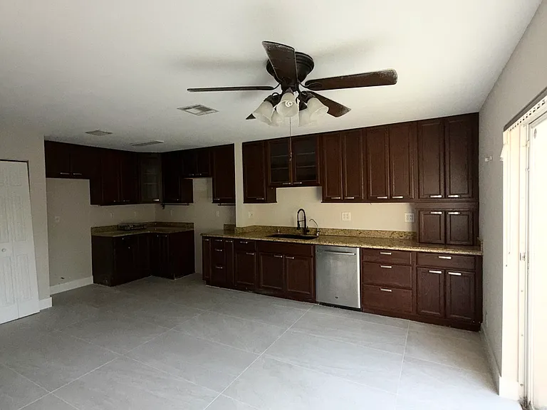 816 Summit Lake Dr — Photo 5