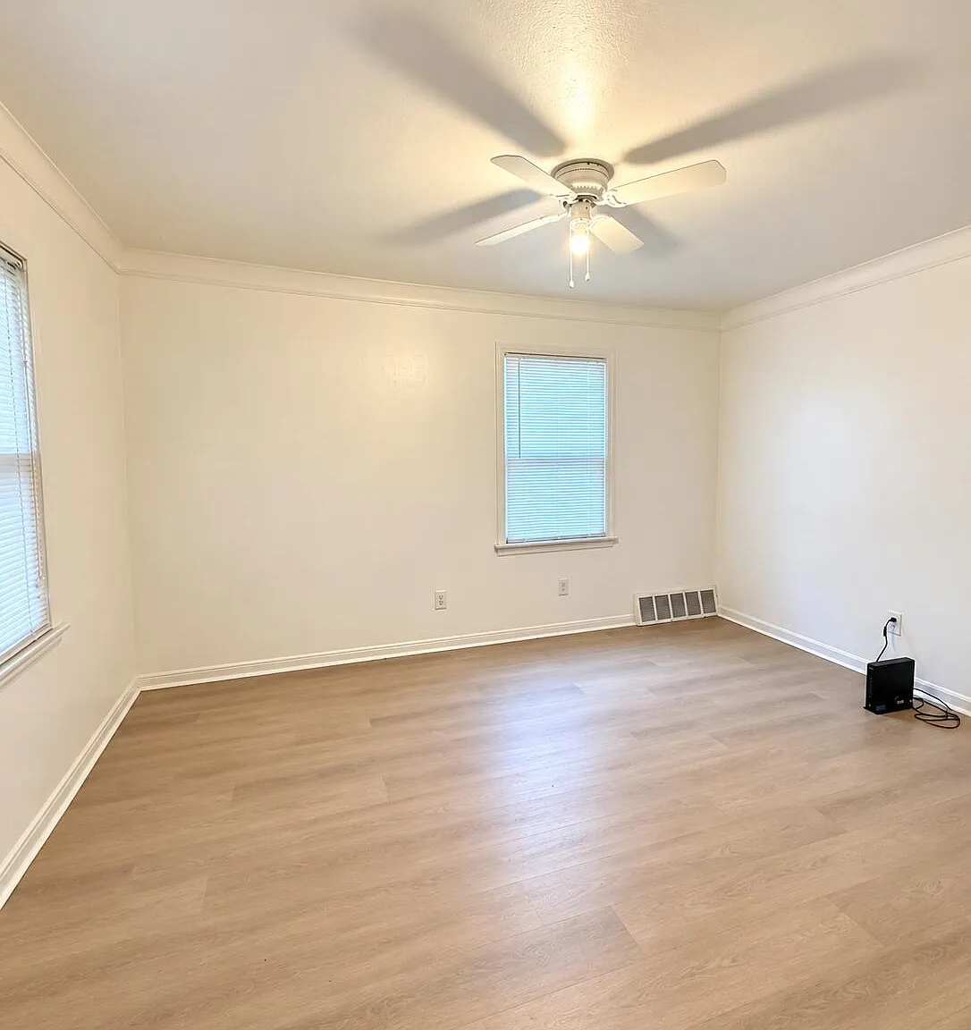 3 bed, 1.5 bath, 1161 sqft, $1,500 — Photo 3