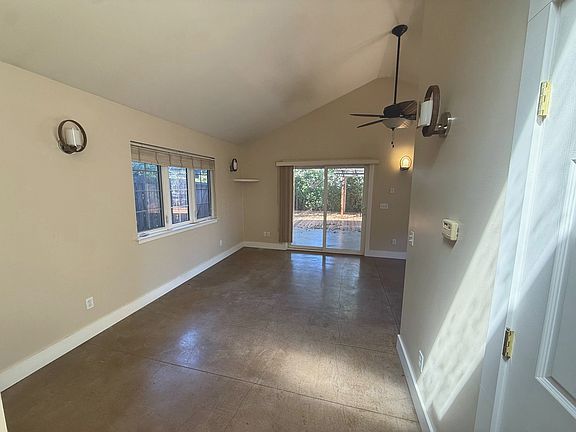 4th image of 2120 Harris Ct