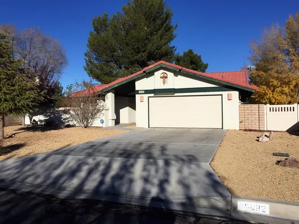 15082 Orchard Hill Ln, Helendale, CA 92342