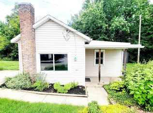 112 Middleton Run Rd, Elkhart, IN 46516