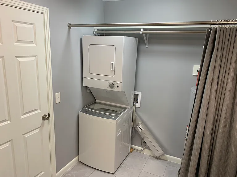 141 Laurel Ct — Photo 13