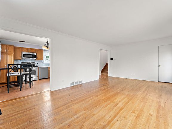 5th image of 8341 Kooy Dr