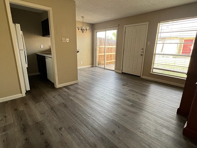 2314 Andover Dr #2 — Photo 2