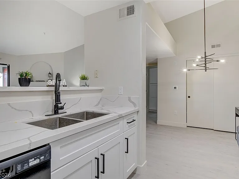 950 Seven Hills Dr #1422 — Photo 19