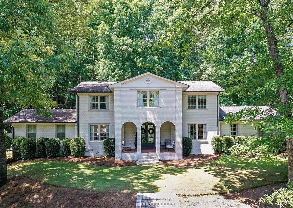 1st image of 1016 Dixon Dr
