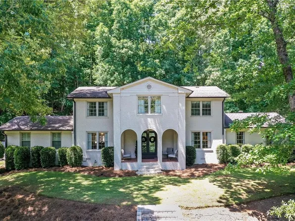 1016 Dixon Dr, Gainesville, GA 30501