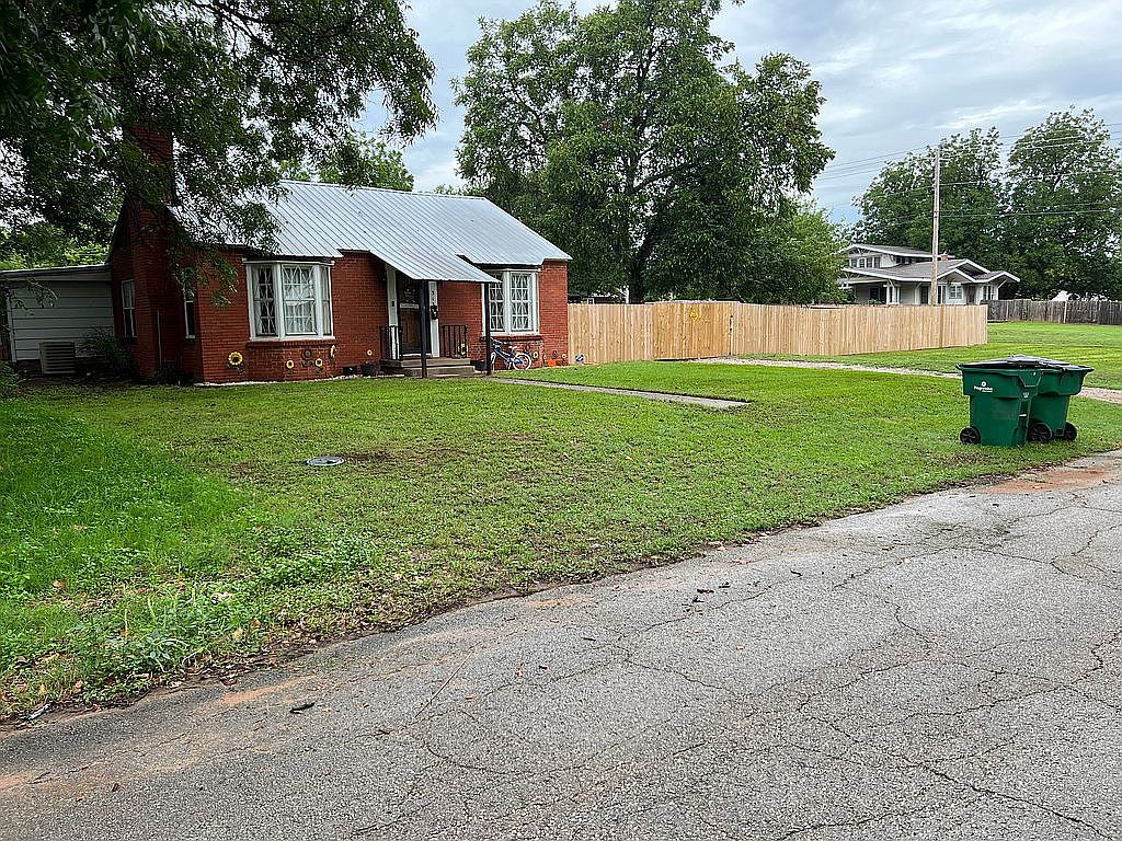 313 E B Ave, Waurika, OK 73573 Zillow