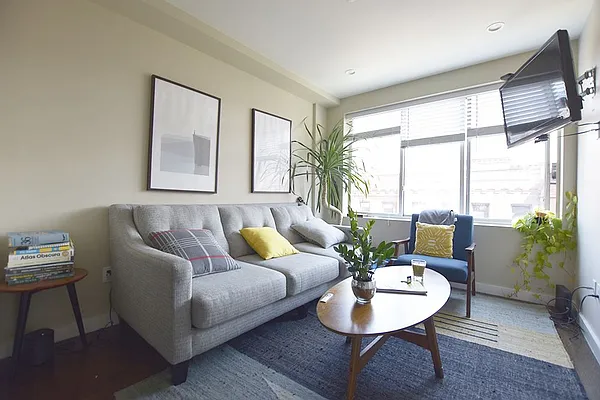 Rented by REAL New York | media 25