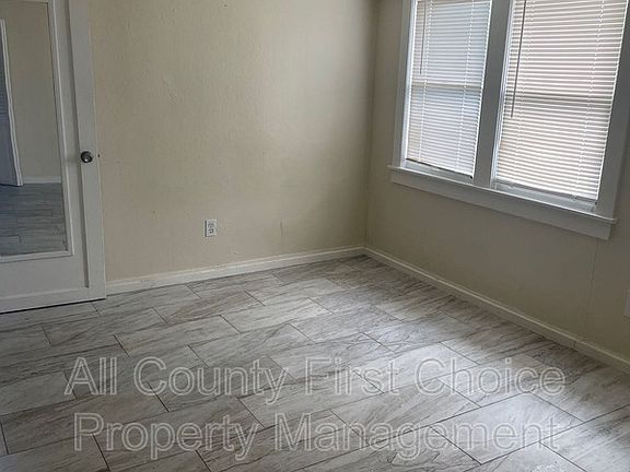 5th image of 1157 Drew St #B