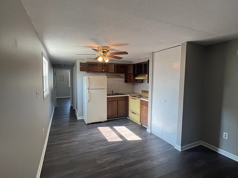 315 Franklin Ave #A — Photo 4