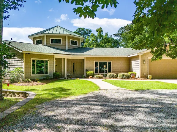 130 Willowbrook Drive, Arapahoe, NC 28510