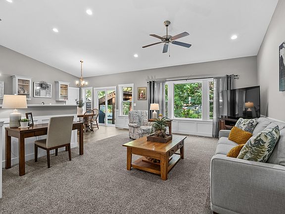 4th image of 415 Oakvale Ct