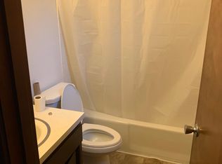 764 S 40th St APT 1, Tacoma, WA 98418