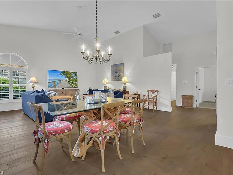 2124 Paget Cir #1 — Photo 5