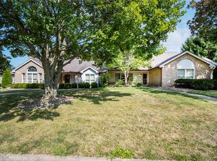 2180 Foxden Dr #B, Salem, OH 44460