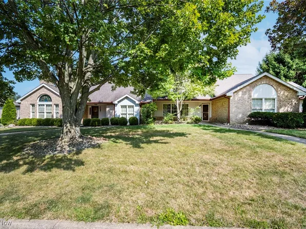 2180 Foxden Dr #B, Salem, OH 44460