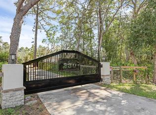 230 Fisher Run, Ocklawaha, FL 32179