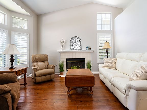 4th image of 23618 Dunsmore Ln
