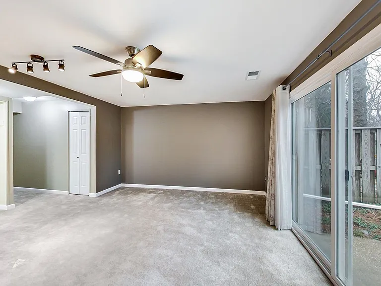 6510 Overheart Ln — Photo 28