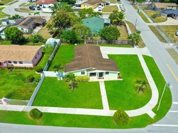 3021 NW 187th St, Miami Gardens, FL 33056