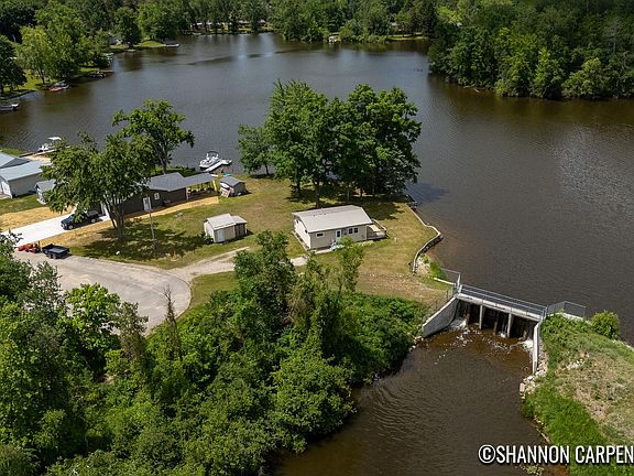 5th image of 3741 E Shore Dr