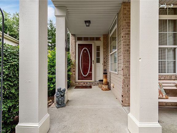 3rd image of 12389 Bristol Ln