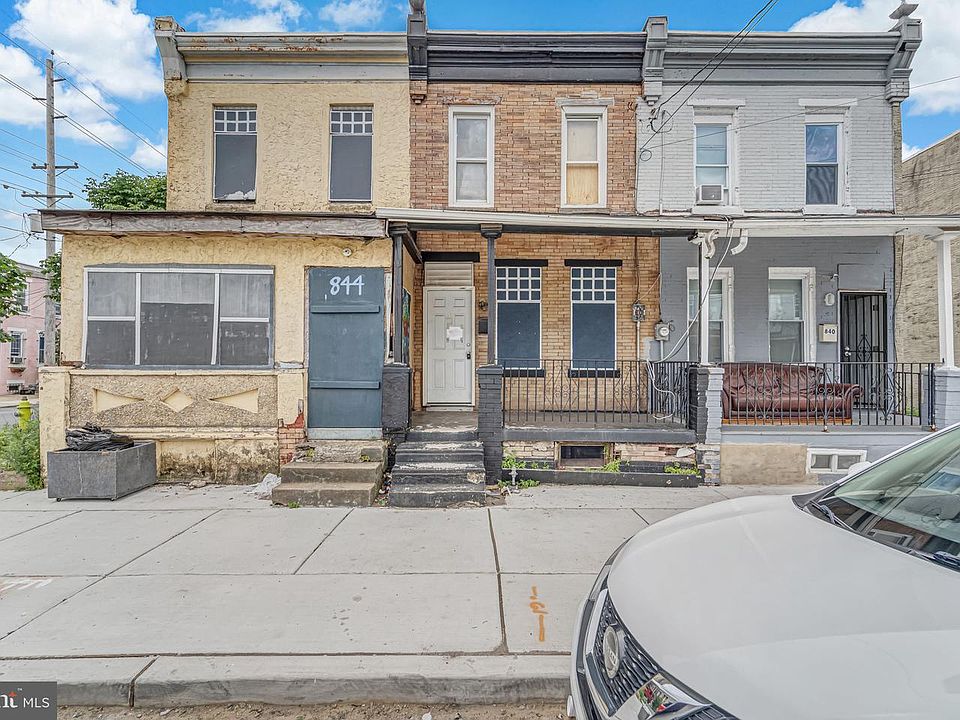 1st image of 842 Elm St