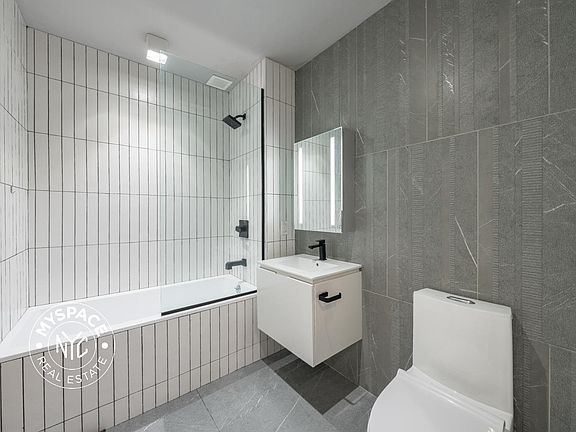 4th image of 1800 Ocean Ave #2L