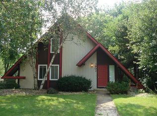 1901 Coach Dr, Naperville, IL 60565