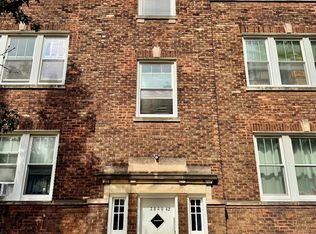 3842 W Roscoe St #2, Chicago, IL 60618