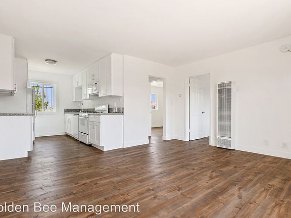 4th image of 1212 W 107th St APT 18