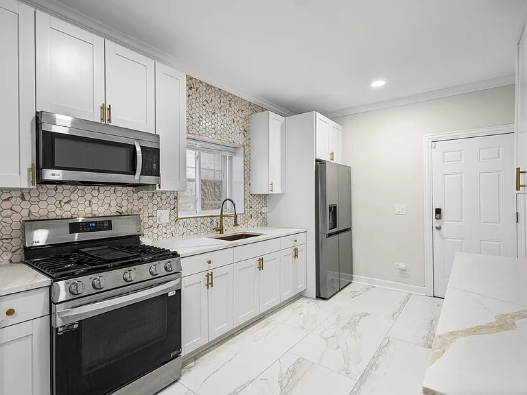 1742 N Mayfield Ave #1 — Photo 6