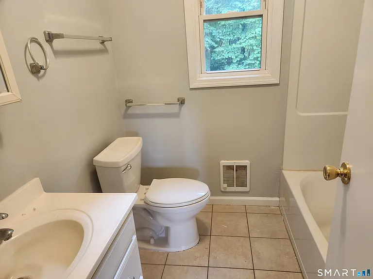 1 Knollwood Dr — Photo 10