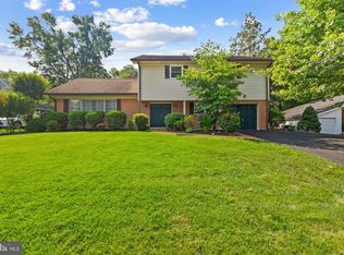 8441 Porter Ln, Alexandria, VA 22308