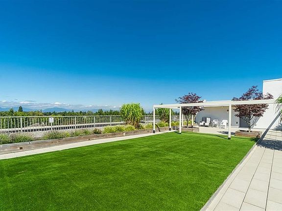 2nd image of 4815 55b St #105