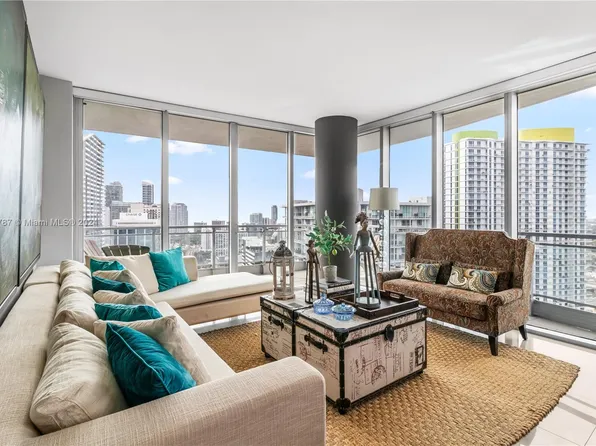 92 SW 3rd St APT 3505, Miami, FL 33130